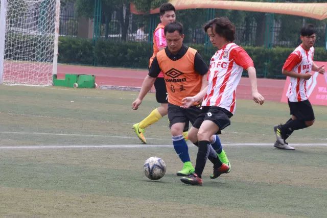 开拓者屠熊终结9连败 蒙克39分国王加时擒狼